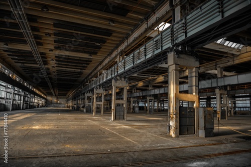 Naklejka na szybę Large industrial hall of a repair station