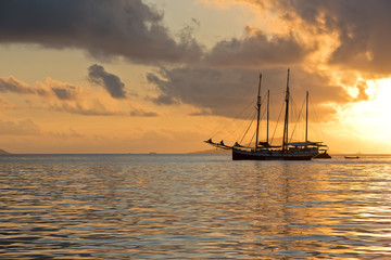 Canvas Print - Recreational Yacht at the Indian Ocean