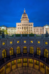 Fototapete - Texas State Capitol Building in Austin, TX. at twilight