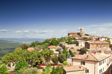 Canvas Print - View of the medieval Italian town of Montalcino. Tuscany