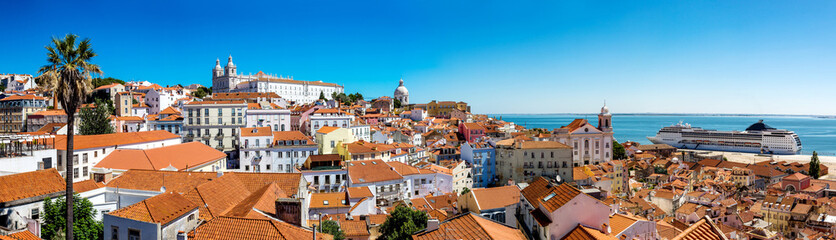Fototapete - Panorama of Lisbon