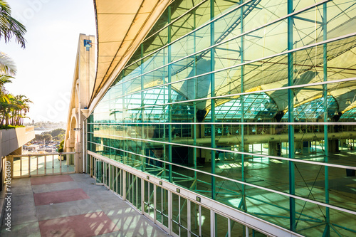 Cuadros en Lienzo Modern architecture at the Convention Center in San Diego, Calif