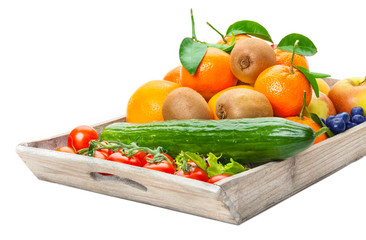  Obst und Gemüse auf Holztablett