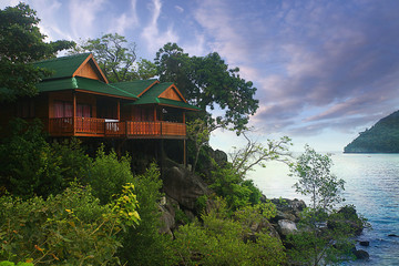 bungalow Thailand jungle landscape