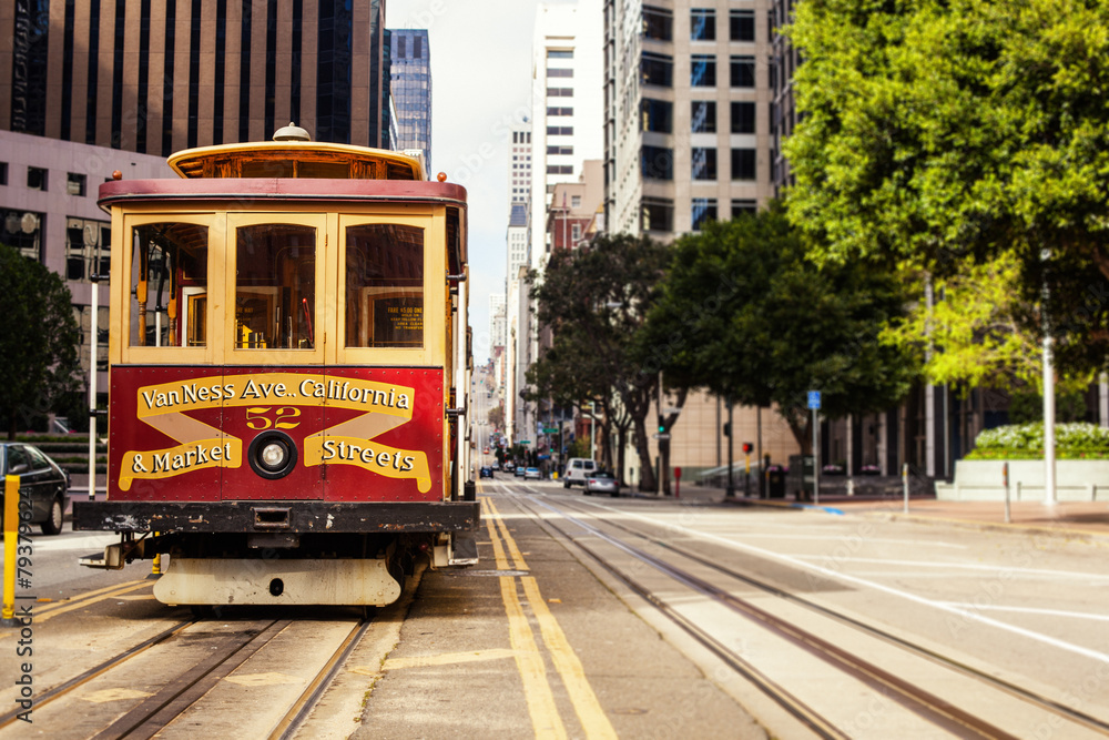 Cable Car in San Francisco - obrazy, fototapety, plakaty 