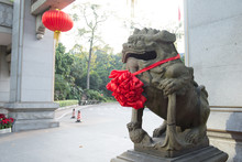 Chinese Traditional Style Stone Lion Sculpture