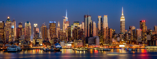 Fototapete - New York City Manhattan midtown buildings skyline night