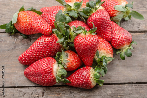 Naklejka na szybę Fresh, ripe strawberries