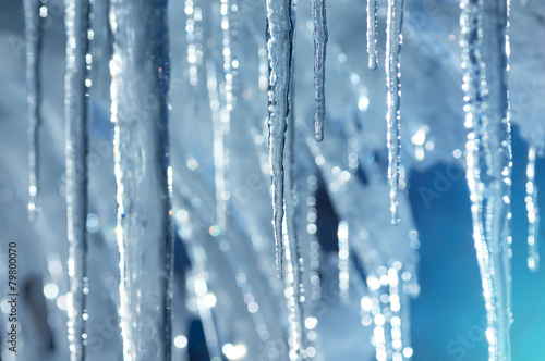 Fotografía Background of bright transparent icicles in the sunlight