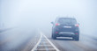 Auto im Nebel
