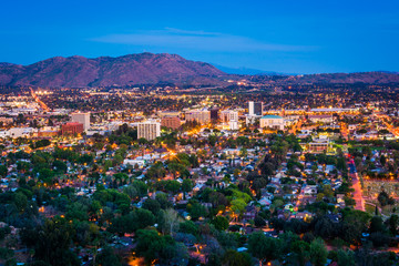Wall Mural - Twilight view of the city of Riverside, from Mount Rubidoux Park