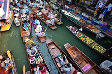 	BANGKOK,THAILAND - JANUARY 30 : Damonen Saduak Floating Market