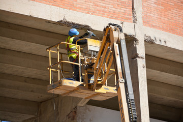 Sticker - trabajando sobre una grua