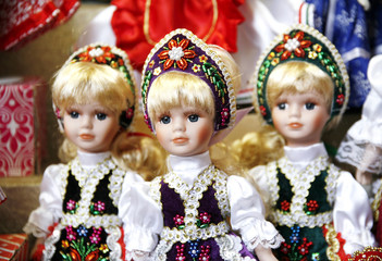 Wall Mural - Toy dolls in authentic hungarian folk costumes