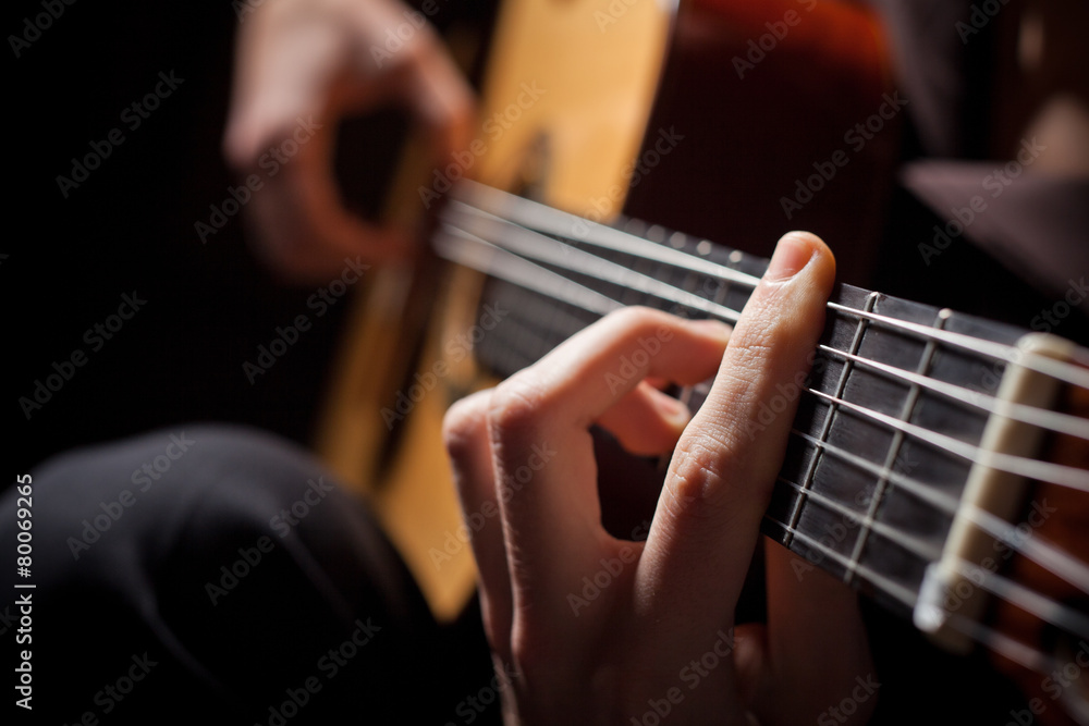 Man playing acoustic guitar - obrazy, fototapety, plakaty 