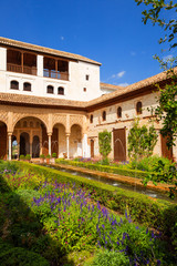 Fototapete - Alhambra de Granada. Generalife's fountain and gardens