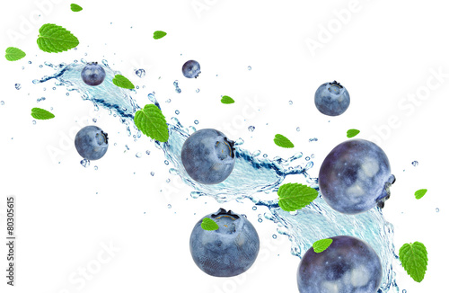  Plakat owoce w wodzie   borowki-wpadajace-do-wody