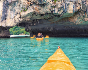 Canvas Print - Trip on colourful kayak