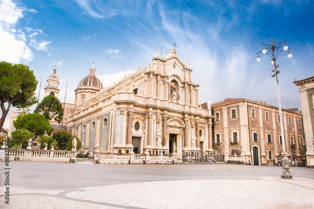 Piazza del Duomo in Catania , Sicily - obrazy, fototapety, plakaty 