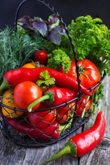 Canvas Print - fresh organic vegetables on the  basket