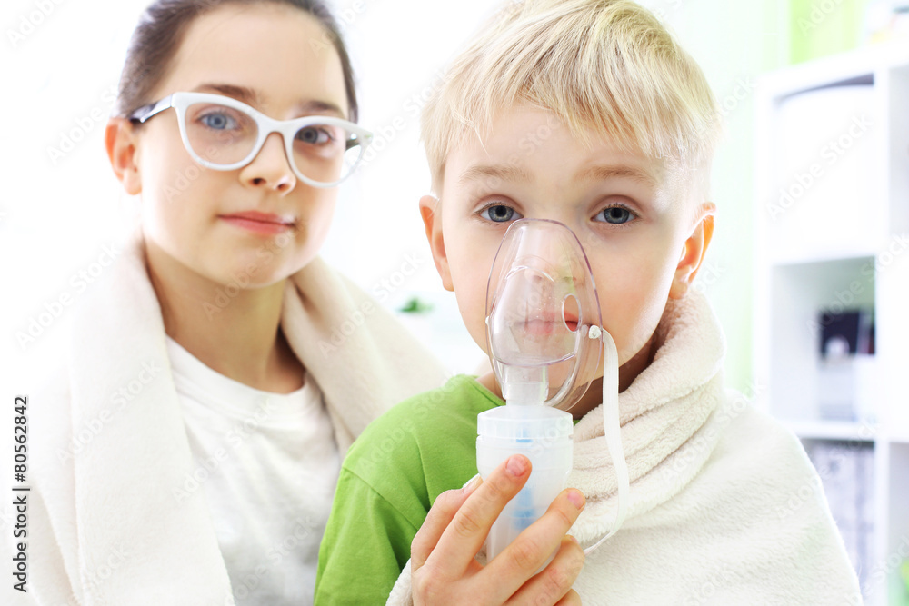 Przeziębienie czy grypa? Domowa inhalacja - obrazy, fototapety, plakaty 