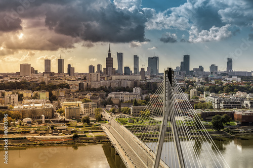 Fototapeta na szkło Panoramę miasta Warszawa za mostem, Polska