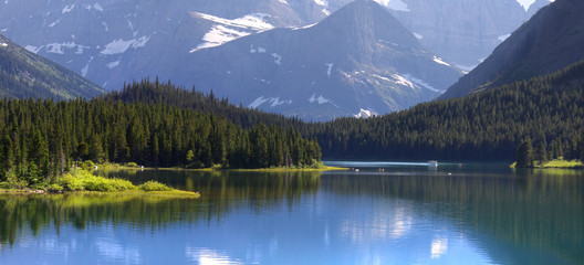 Wall Mural - Many Glaciers lake in Glacier national park