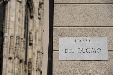 Canvas Print - Milan 2005 Expo capital Cathedral sign