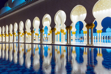 Wall Mural - Architecture of Grand Mosque in Abu Dhabi at night, UAE