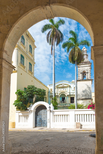 Naklejka na szybę Old church in Havana