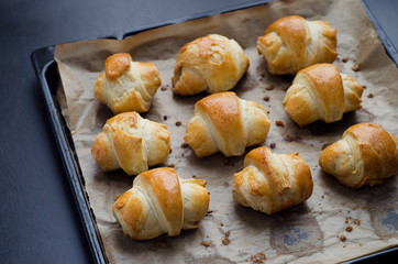 Mini croissants with cheese