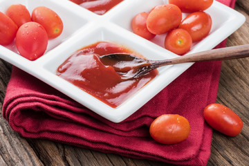 Wall Mural - cherry tomatoes