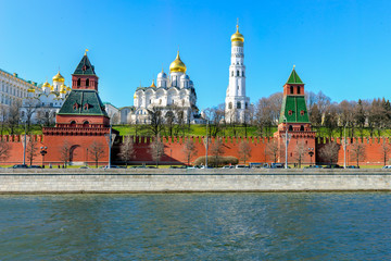 Fototapete - Kremlin Palace, Ivan the Great Bell Tower, Moscow river.