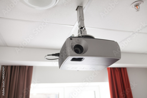 Projector On The Ceiling Kaufen Sie Dieses Foto Und Finden