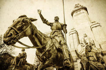 Fototapete - Don Quijote Statue in Madrid, nostalgisch texturiert