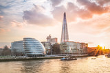 Fototapeta Londyn - London City Hall with sunset