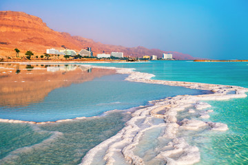 Fototapete - Dead sea salt shore. Ein Bokek, Israel