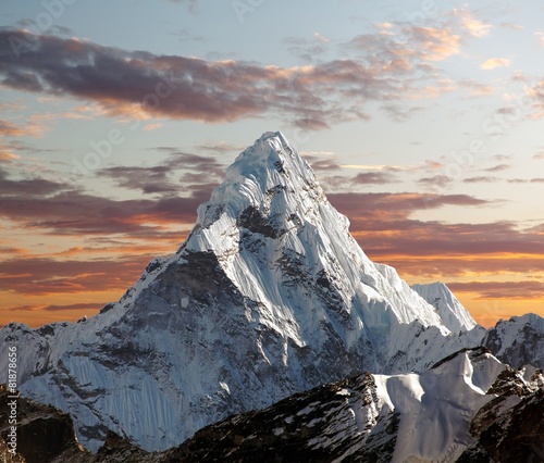 Obrazy Mount Everest  ama-dablam-w-drodze-do-everest-base-camp