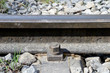 Bahnschwelle mit Schiene und Schienenbefestigung