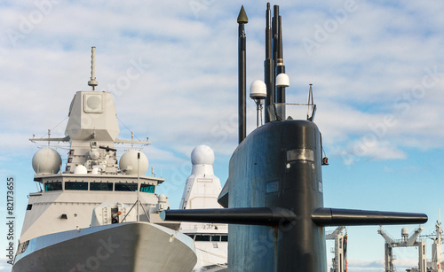 Fotomural Naval fleet. Submarine and warships with guns.