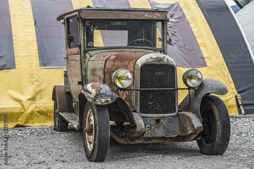 vintage-samochod-do-renowacji