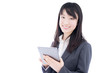 © blanche - タブレットPCを使う女性