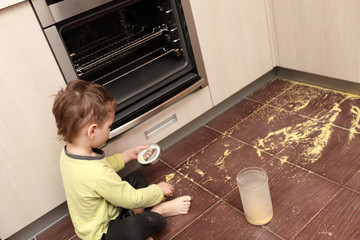 Child spilling cereal