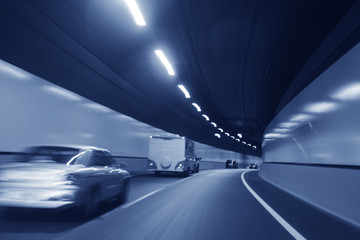 Canvas Print - Automobile underpass