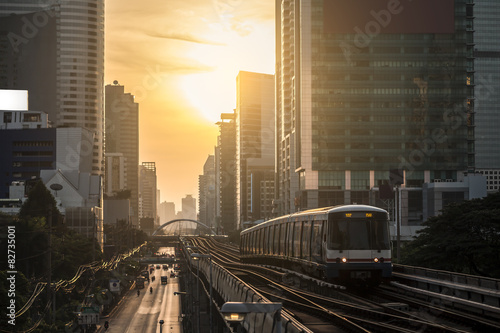 Cuadros en Lienzo Tren moderno en Bangkok, Tailandia