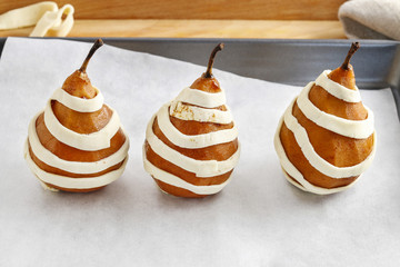 Sticker - Steps of making pear in pastry