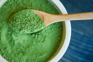 Super food Moringa green powder (Moringaceae)