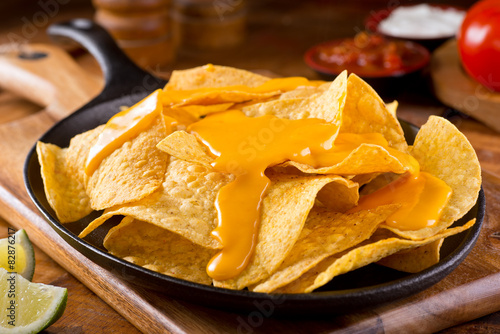 Fotografía Nachos con salsa de queso