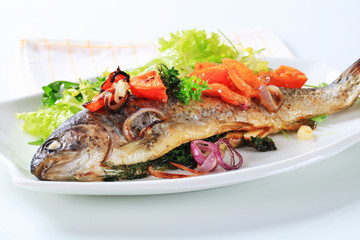 Poster - Baked trout with tomatoes and green salad