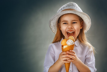 Poster - eating ice cream